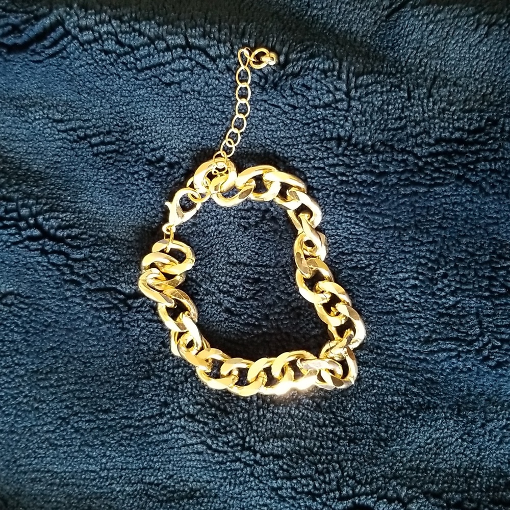 Gold chain bracelet